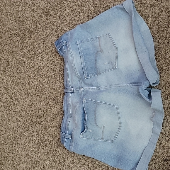 Mid rise shorts - Picture 3 of 3